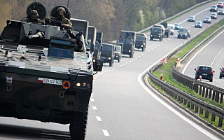 Pojazdy wojskowe na drogach. MON uspokaja